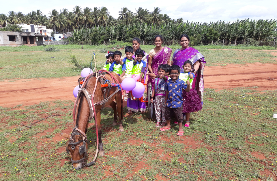 Fun Ride In A TONGA With Their Friends - Nehru Kids Academy